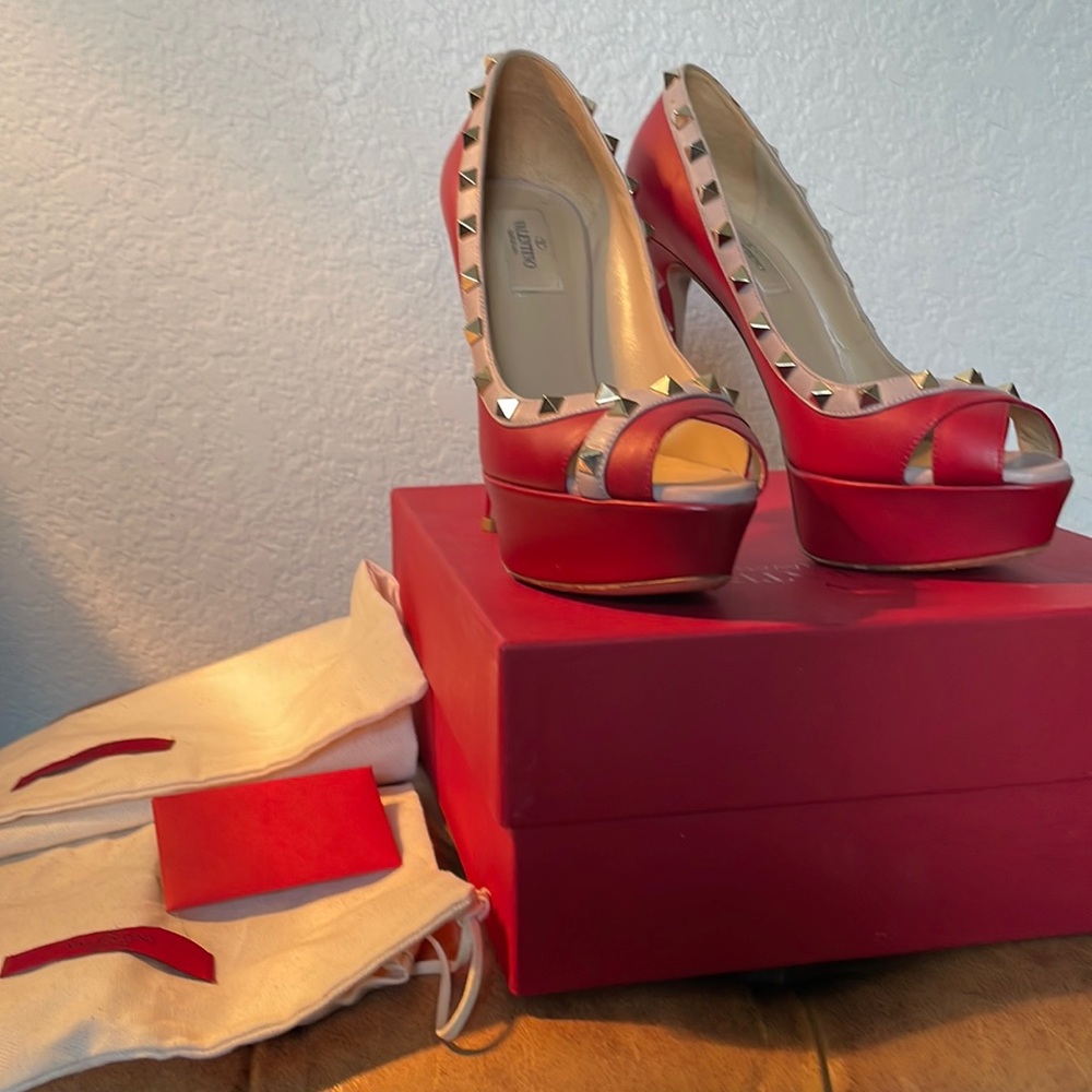 Valentino Garavani rock stud pumps